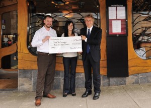 Jonathan Trew with Save The Children rep Libby and David Maguire, head of Glasgow Restaurateurs Association