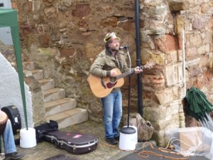 Kenny Anderson, AKA King Creosote will be singing for your supper