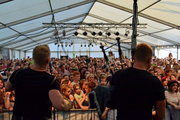 Bands, whisky and West Coast  produce keep the crowds smiling at BOWfest.