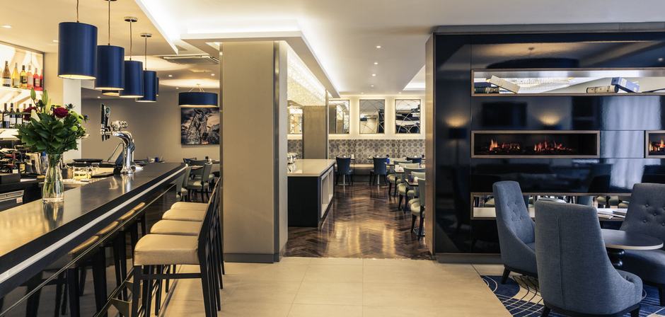 Hoolets has a contemporary decor and offers dishes with a definite Scottish flavour.