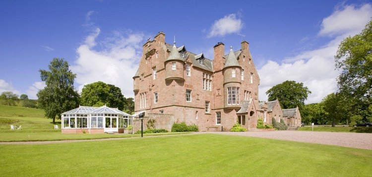 A sunny day at Cringletie House in the Borders.