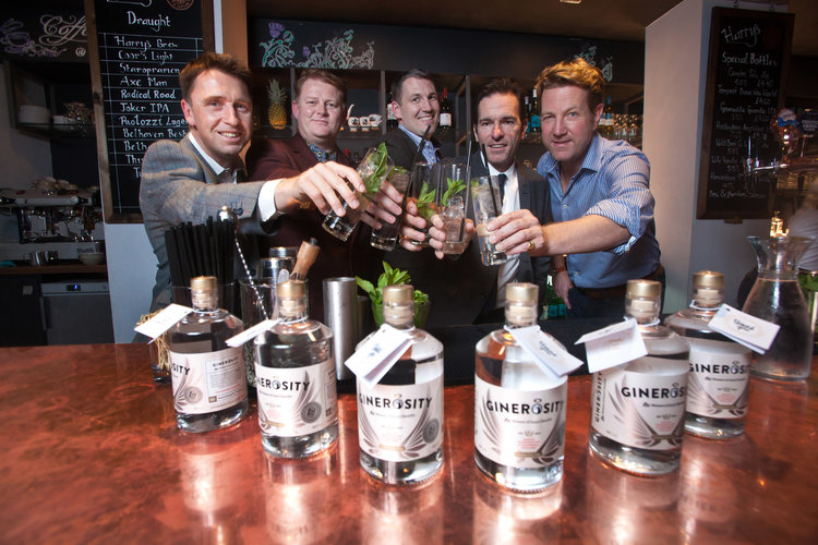 The launch of the world's first social enterprise gin, Ginerosity, at Harry's Bar, Edinburgh. From left: David Moore, Chris Thewlis, Matt Gammell, Dave Mullin and Marcus Pickering. Pickering's Gin founders Marcus Pickering and Matt Gammell have formed a new company, Good Spirits (Scotland) CIC in partnership with social enterprise entrepreneur Chris Thewlis. Dave Mullin of marketing agency Story and drinks industry and export specialist David Moore. Edinburgh. 14 Nov 2016 Credit: Photo by Tina Norris. Copyright photograph by Tina Norris. Not to be archived and reproduced without prior permission and payment. Contact Tina on 07775 593 830 info@tinanorris.co.uk www.tinanorris.co.uk More info: Colin Campbell colin@twistedmouth.co.uk +44 7900 220 554
